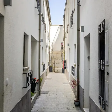 Lägenhet Bombarda By Dream